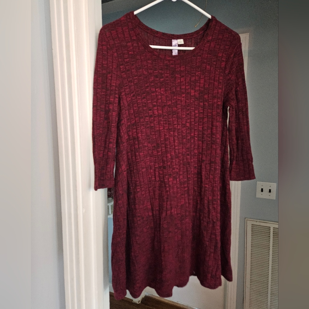 Alya Maroon Red Ribbed Shift Dress 3/4 Sleeves